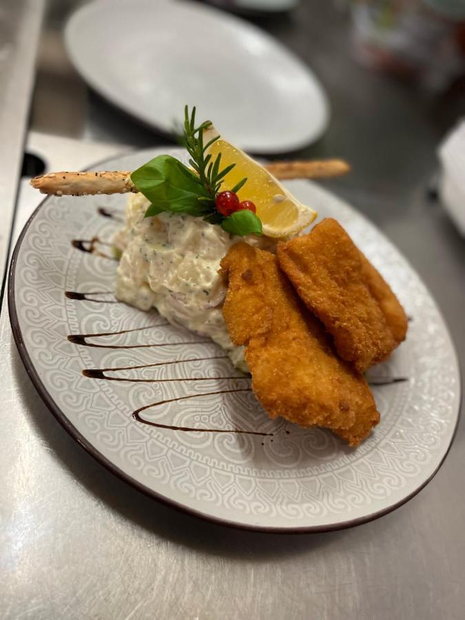 바야 Malom Club Panzio B&B 외부 사진