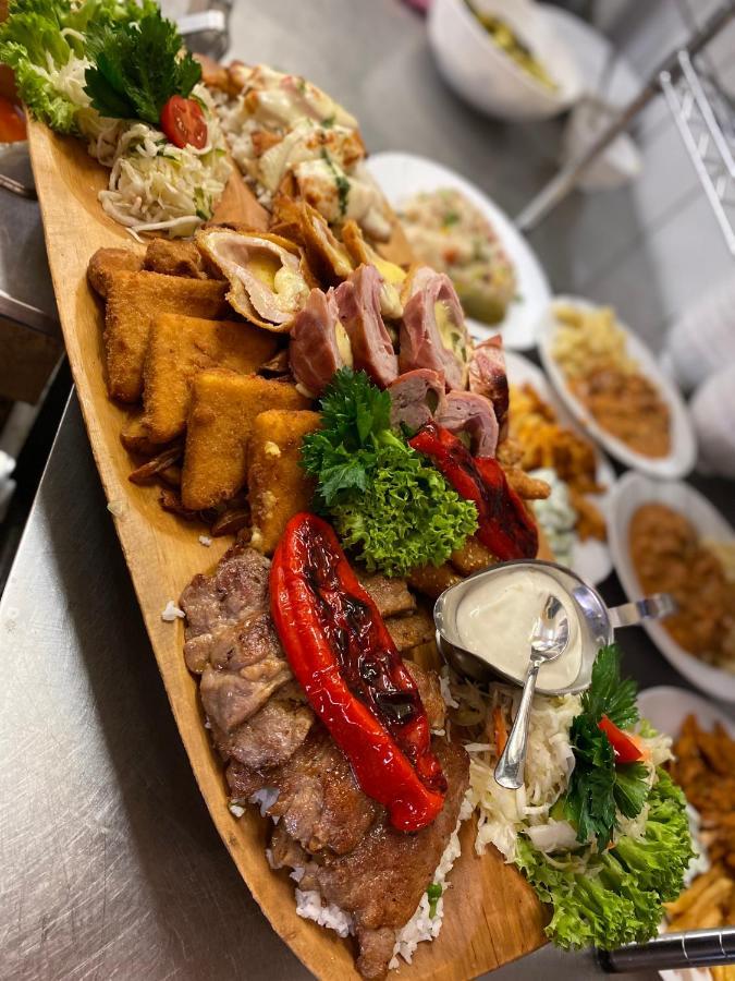 바야 Malom Club Panzio B&B 외부 사진