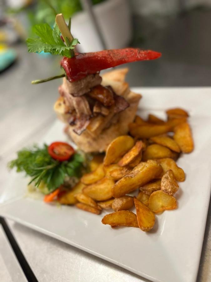 바야 Malom Club Panzio B&B 외부 사진