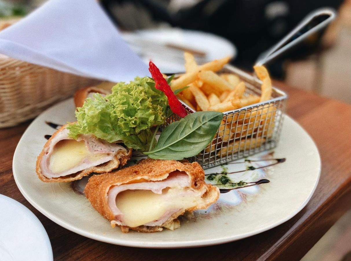 바야 Malom Club Panzio B&B 외부 사진