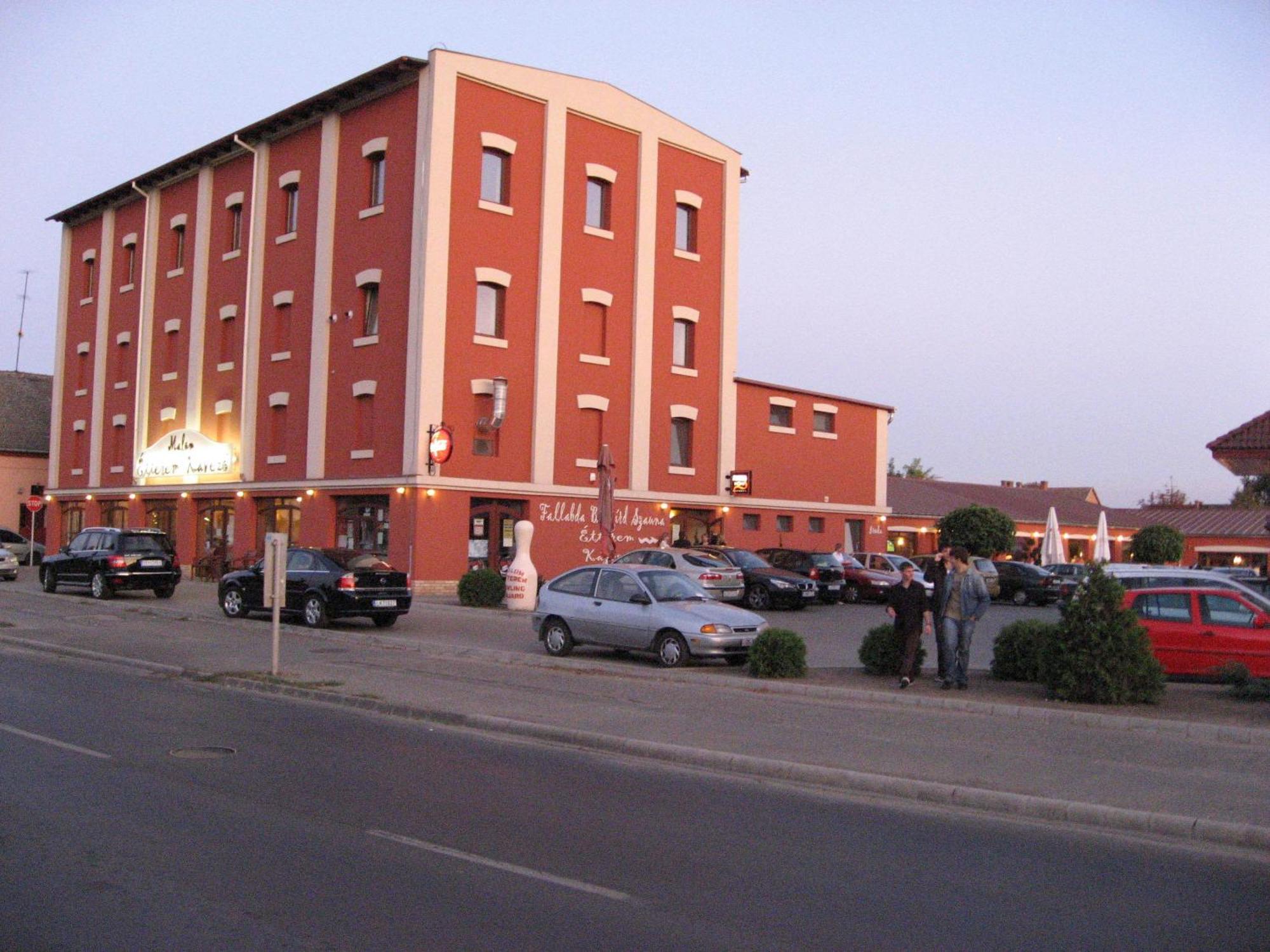 바야 Malom Club Panzio B&B 외부 사진